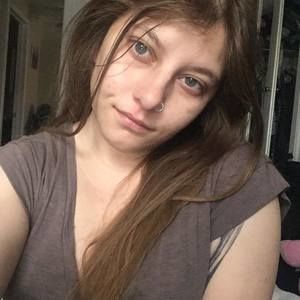 Meet your Posher, Alicia